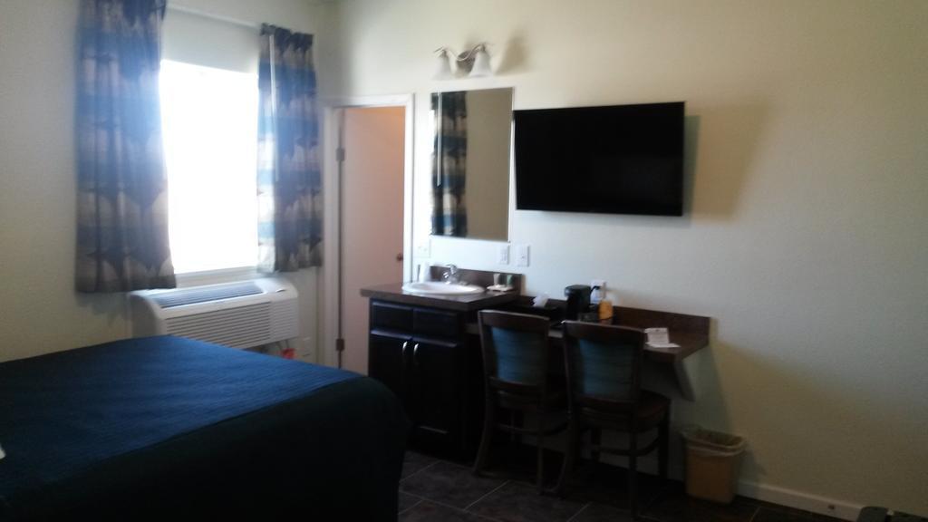 Barons Lodge Killdeer Room photo